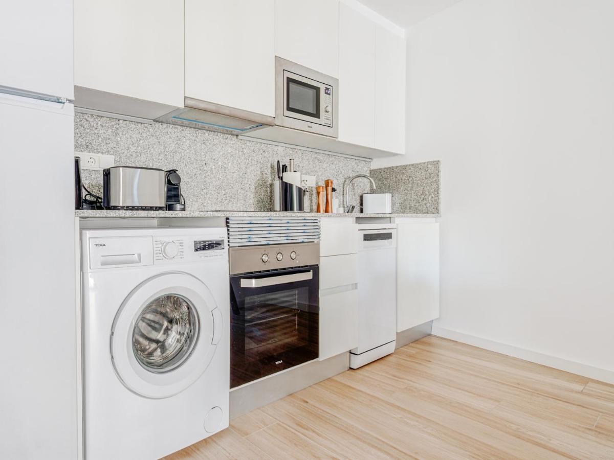 Limehome Barcelona Carrer De Besalu 90 - Estancia Temporal ภายนอก รูปภาพ