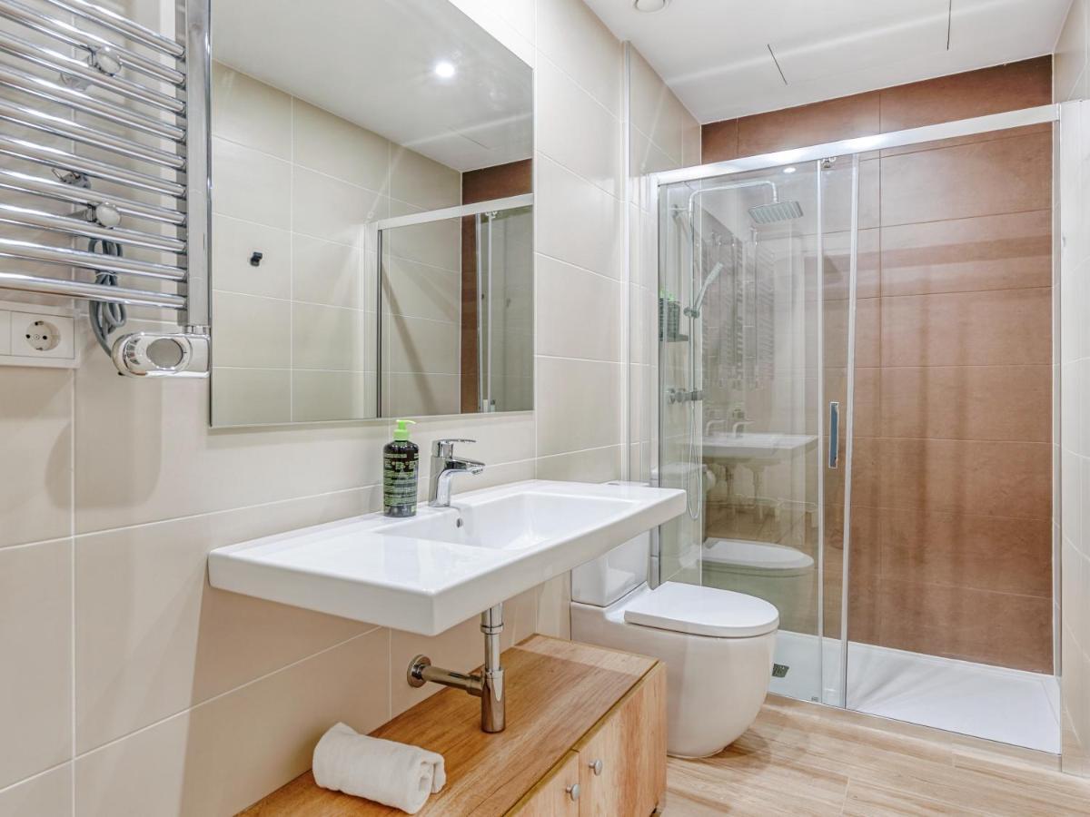 Limehome Barcelona Carrer De Besalu 90 - Estancia Temporal ภายนอก รูปภาพ