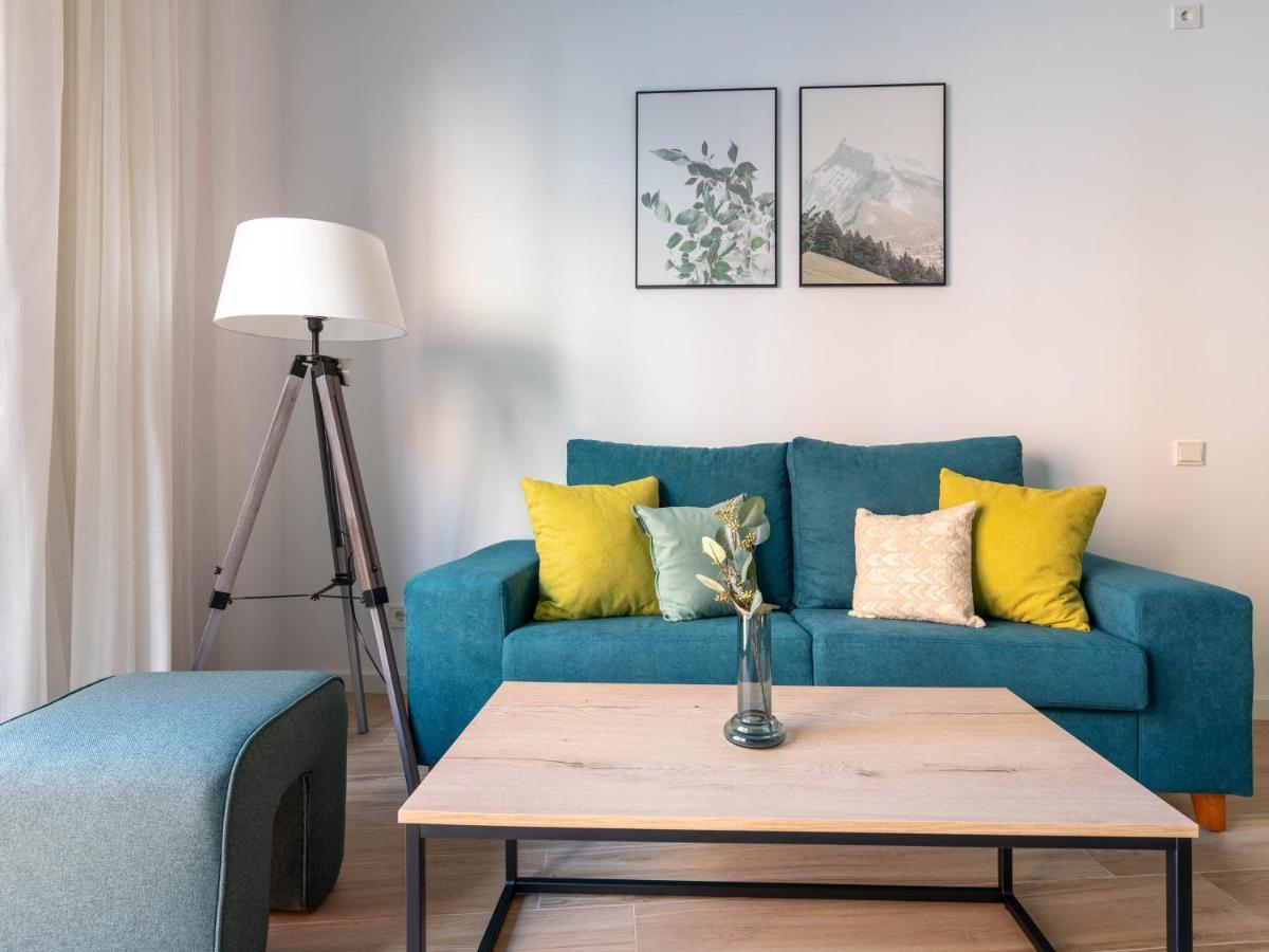 Limehome Barcelona Carrer De Besalu 90 - Estancia Temporal ภายนอก รูปภาพ