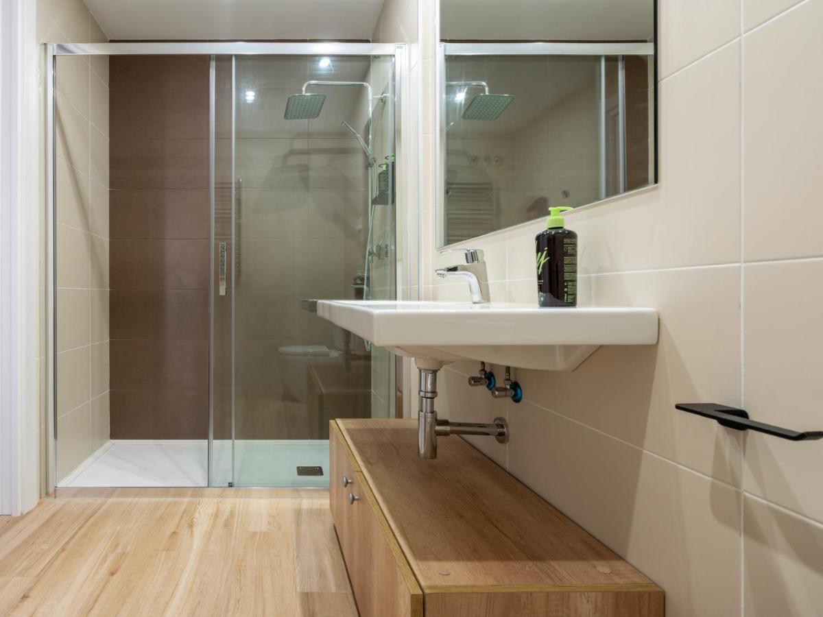 Limehome Barcelona Carrer De Besalu 90 - Estancia Temporal ภายนอก รูปภาพ