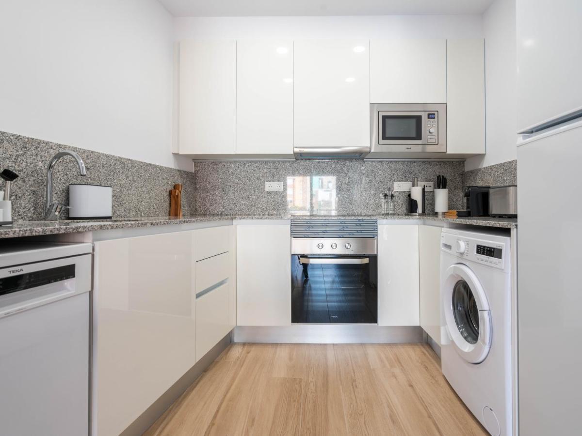 Limehome Barcelona Carrer De Besalu 90 - Estancia Temporal ภายนอก รูปภาพ