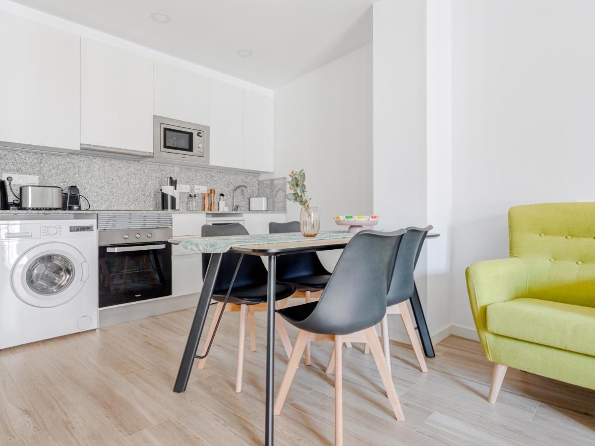 Limehome Barcelona Carrer De Besalu 90 - Estancia Temporal ภายนอก รูปภาพ