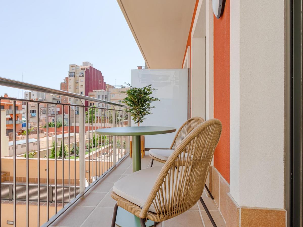 Limehome Barcelona Carrer De Besalu 90 - Estancia Temporal ภายนอก รูปภาพ